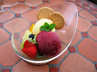 福岡県豊前市の洋菓子屋 パッション|カフェ・ド・パッション デザート仲良しアイスの3種盛り